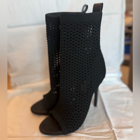 Steve Madden Black Knit Peep Toe Sock Booties – Size 7M Stiletto Heel Style - Picture 4 of 10